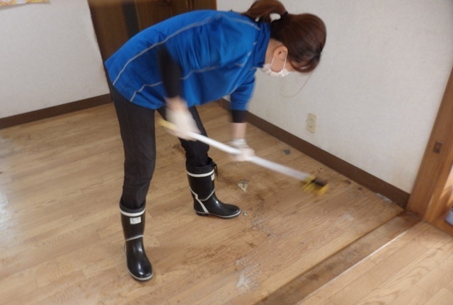 女性スタッフ