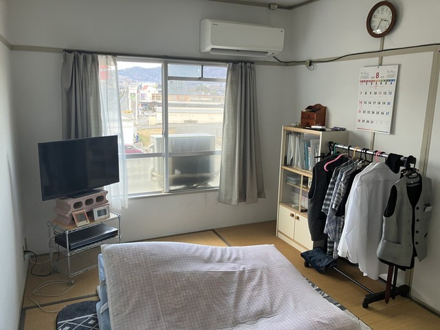 一人暮らしの寝室の画像