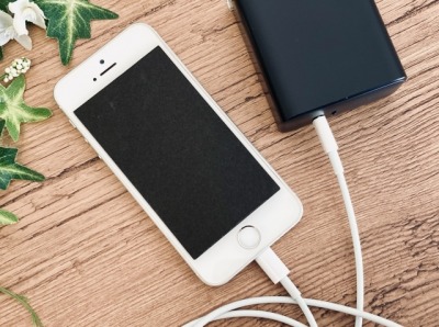 モバイルバッテリーで充電