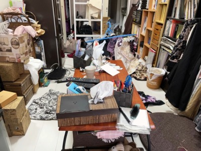 ゴミ屋敷の部屋の様子