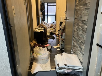 ゴミ屋敷の玄関