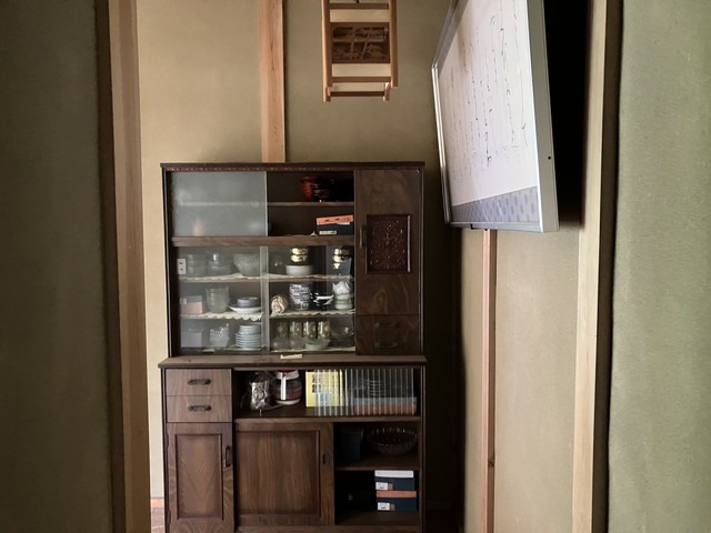 故人宅の食器棚等