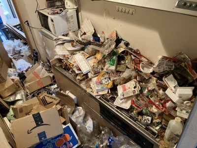 ゴミ屋敷の台所