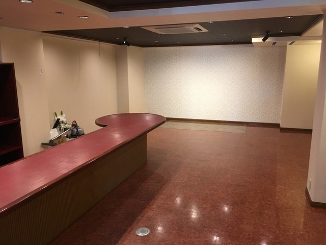 カウンターが設置された部屋