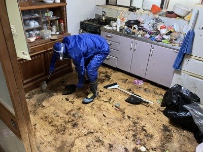 汚部屋と男性