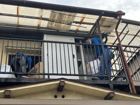 ベランダでの作業画像