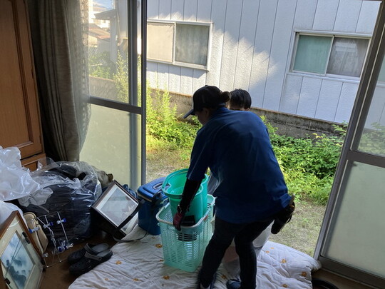 搬出作業中の様子